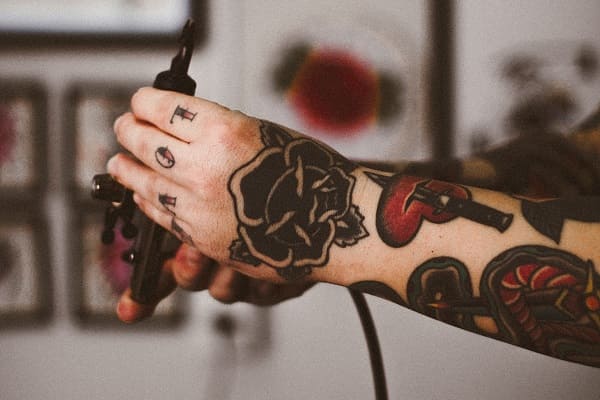 Cuánto tarda en curarse un tatuaje